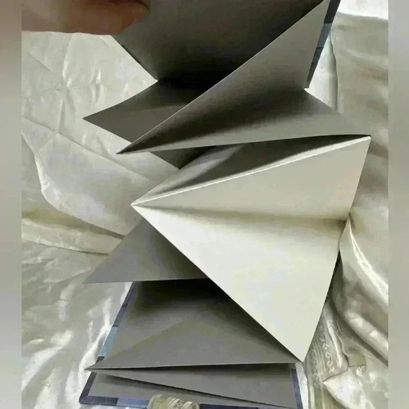 Fold Up/ Collapsing Scrap Book with Bow - Picture 5 of 7